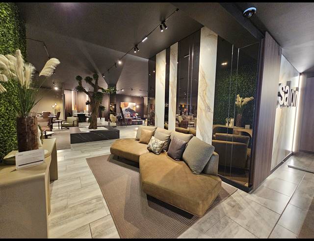 1,000M² SHOWROOM TO LET IN KRAMERVILLE